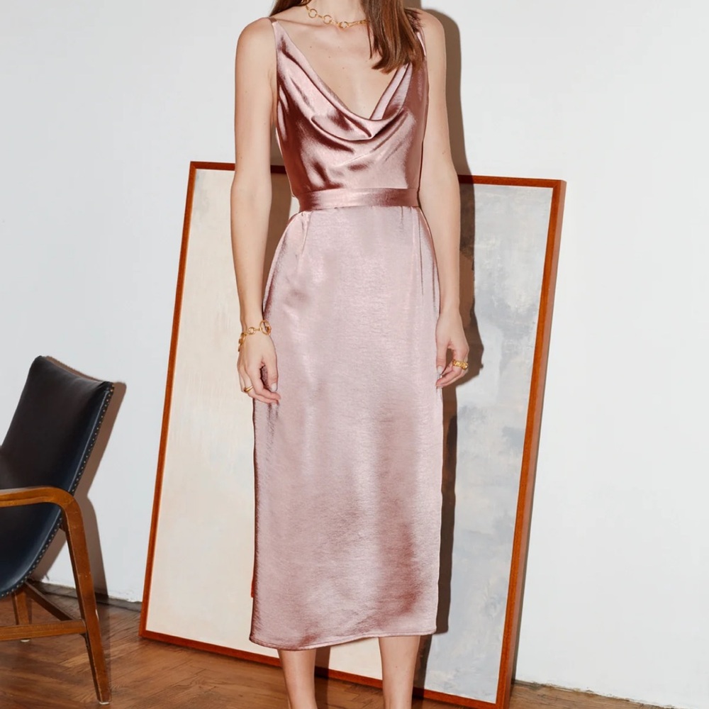Undress - KAMEA NUDE SATIN BACKLESS
MIDI DRESS
